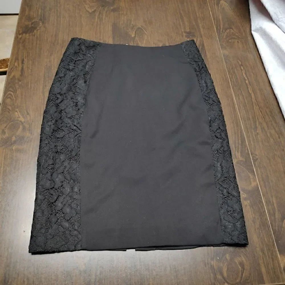 New H&M Black Skirt Size women's 8